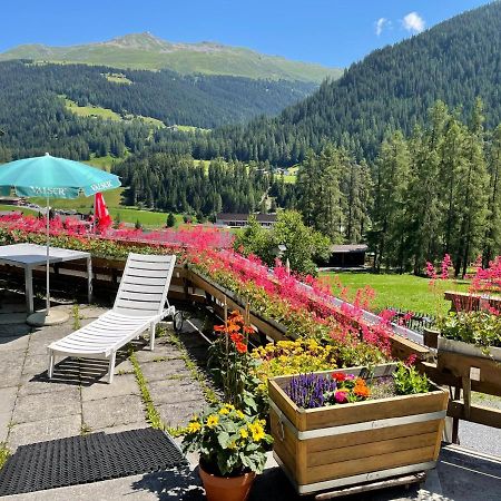 Bnb Guesthouse Lusi Frauenkirch Eksteriør bilde
